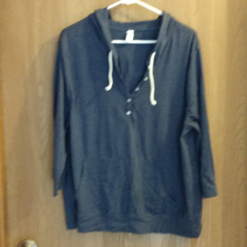 3/4 sleeve hooded sweatshirt